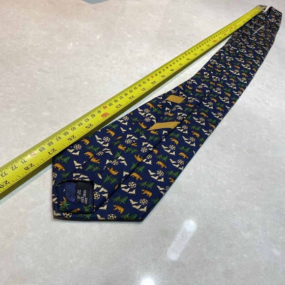 Salvatore Ferragamo 100% silk tie bear sea lion animal printed ⭐️⭐️⭐️⭐️ - Picture 13 of 15